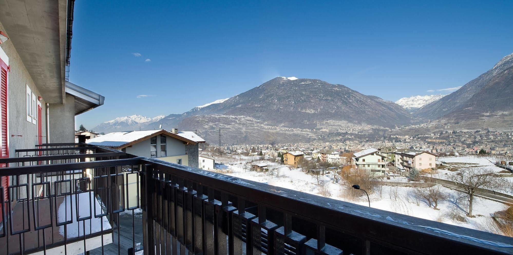 Hotel Campelli Sondrio Buitenkant foto